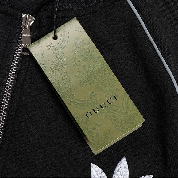 TRACKSUIT - NEW - SZ M โฅ๏ธ๐ - Picture 8 of 16